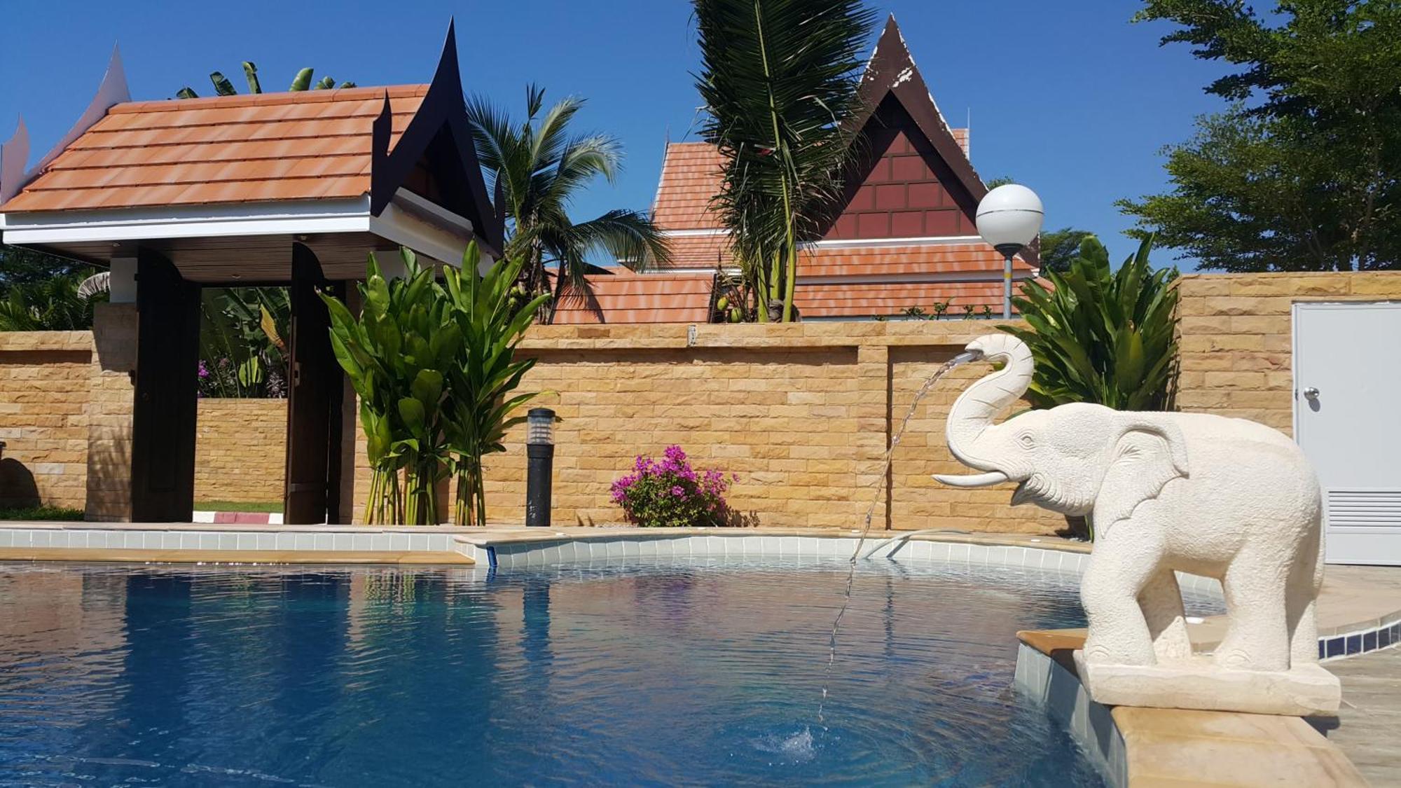 Vip Chain Resort Pool Villa Ban Phe Exterior photo